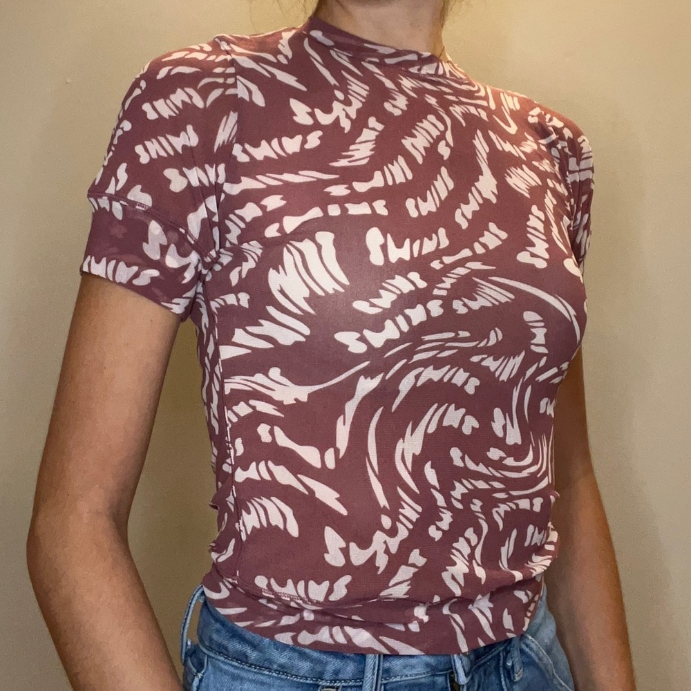 Skims Raspberry Swirl Mesh Summer Short Sleeve Shirt - Brand New - Size Medium